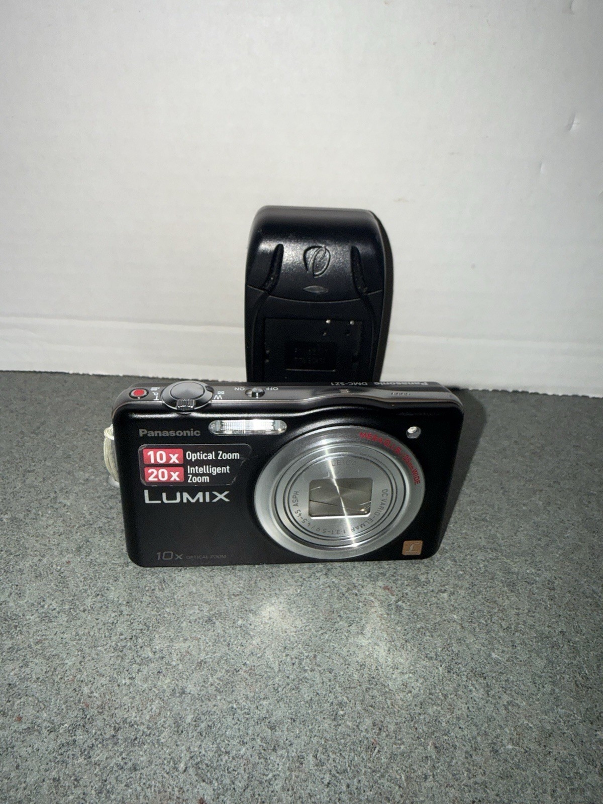 Working Panasonic LUMIX DMC-SZ1 Black Compact Camera 16.1MP 10x Zoom W/ Charger