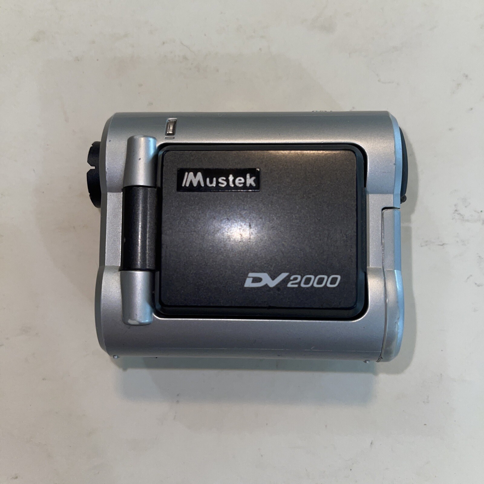 Mustek DV 2000 Multi-Functional Digital Camera Portable Pocket Sized Untested E3