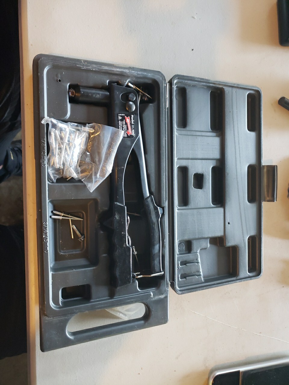 Arrow Pop Rivet Kit RL100K With Case
