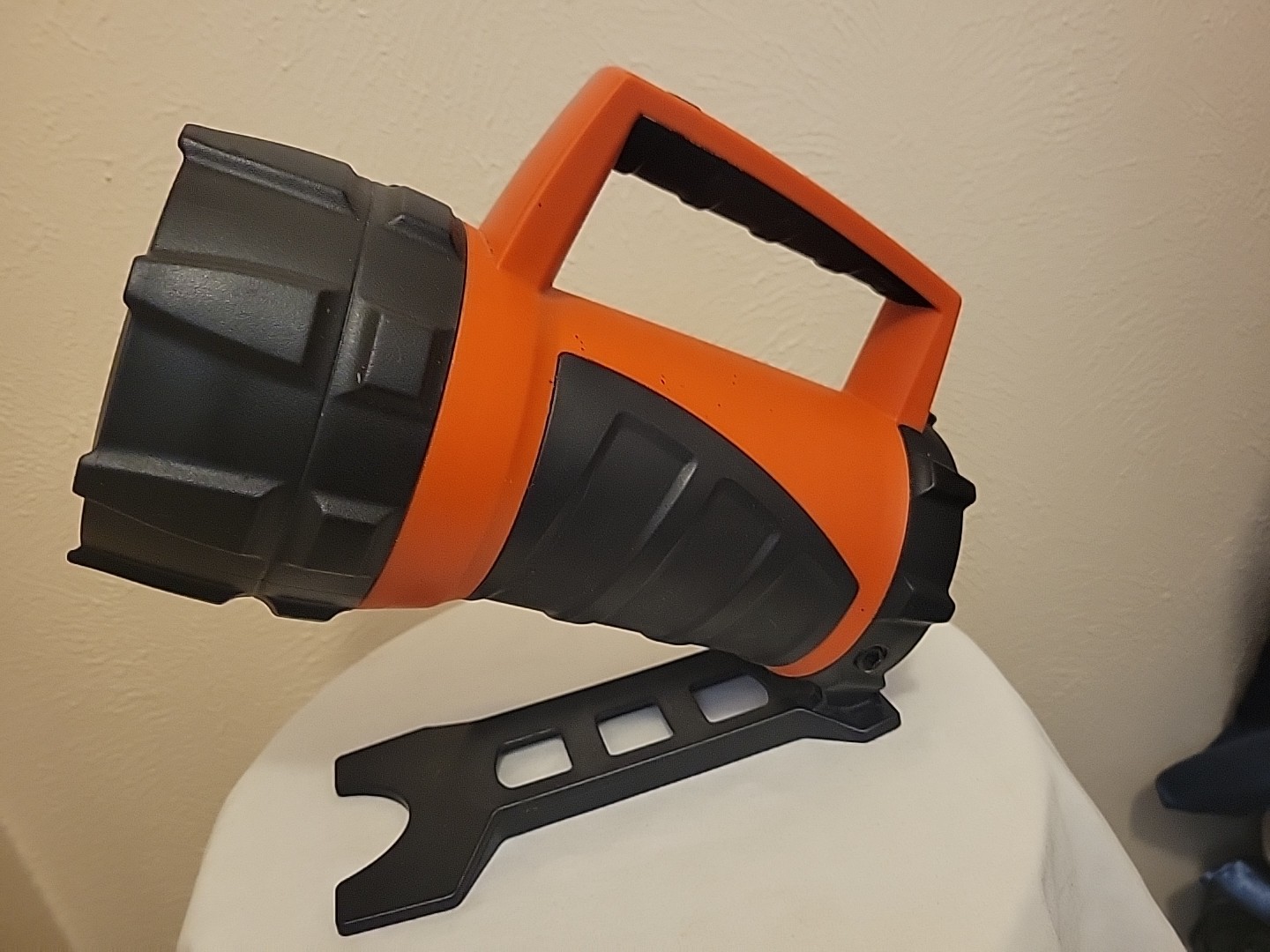 Black & Decker Flashlight Beam Lantern Attached Variable Stand Orange