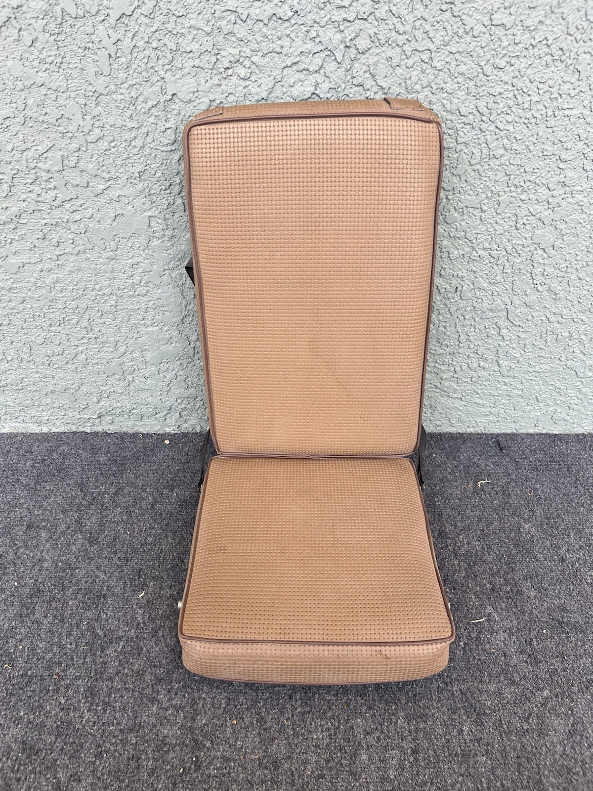 FOLDABLE CHILD’S AIRCRAFT SEAT CUSHION