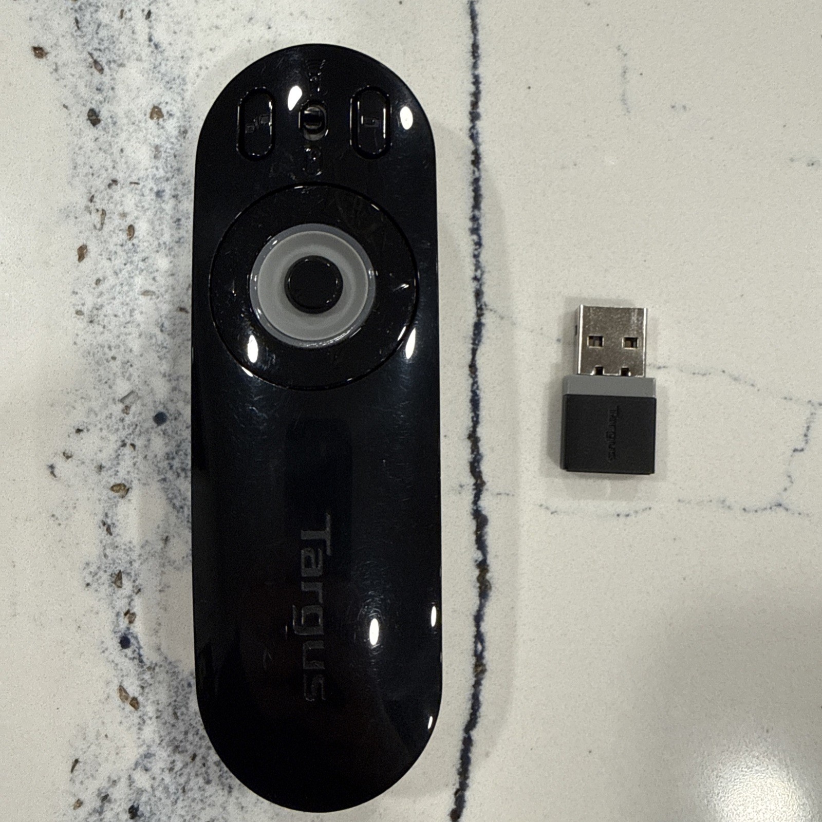 Targus AMP09-US Wireless Multimedia Presentation Presenter Remote + Receiver