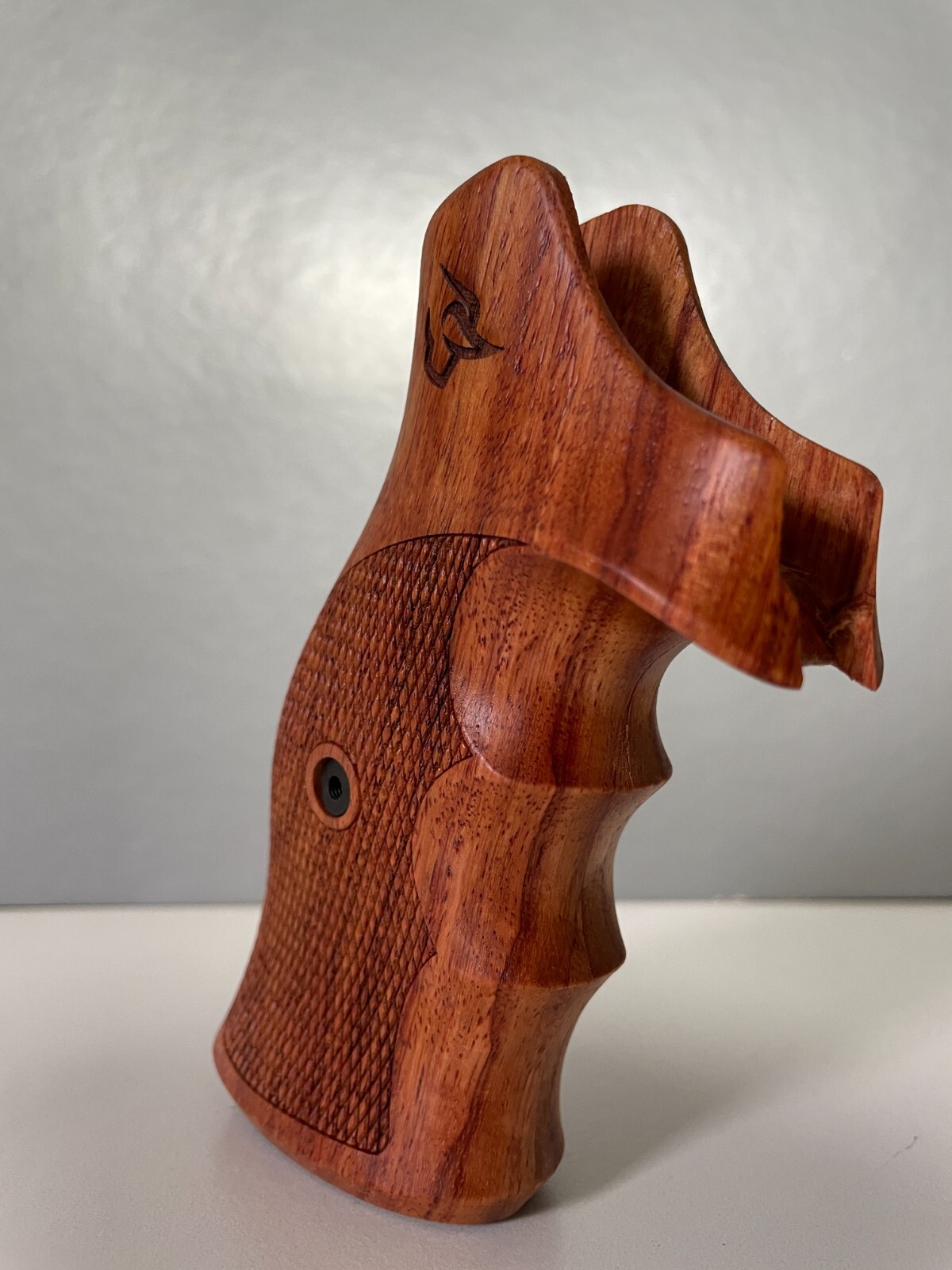 Cool Hardwood Target Grips For Taurus TRACKER/JUDGE 17 44 627 692 Checker #01