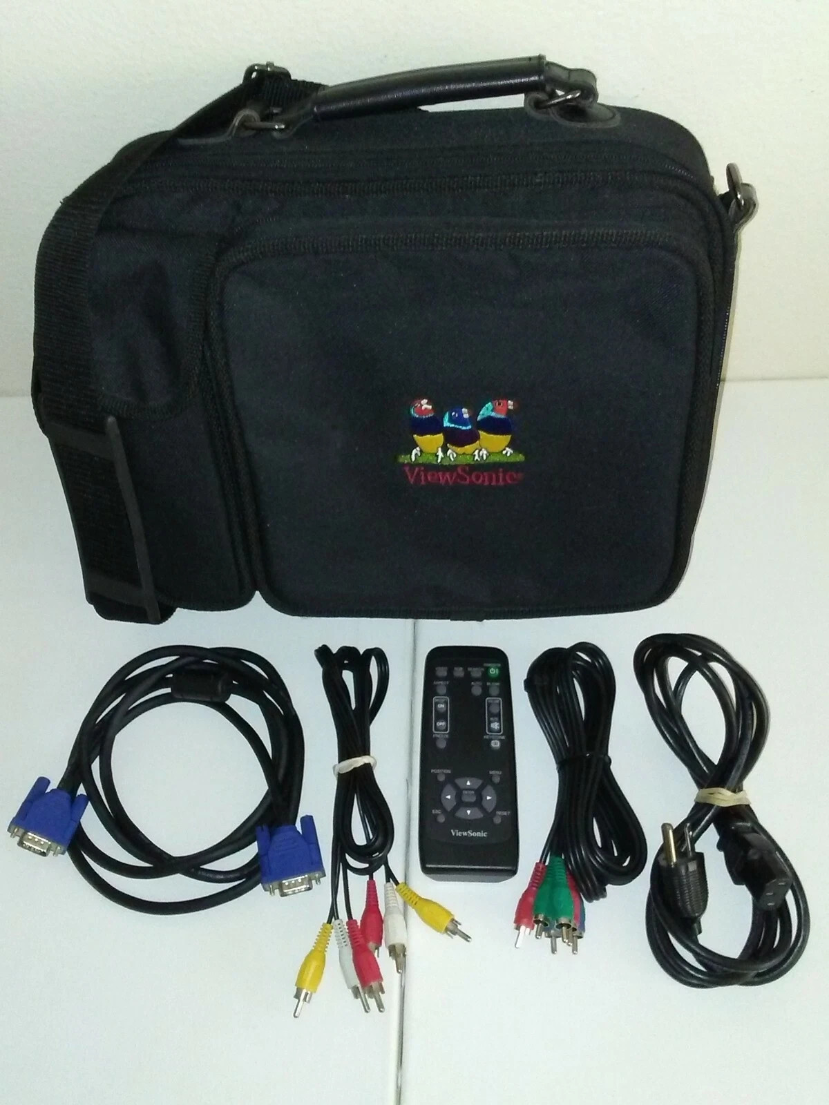 ViewSonic PJ551 LCD Projector Carrying Case Accessories Working Condition Tested