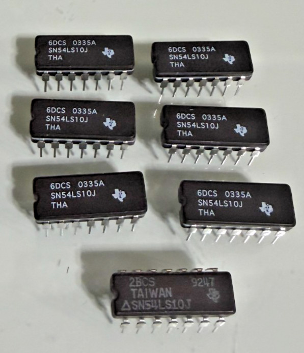 LOT OF SEVEN NEW SN54LS10J