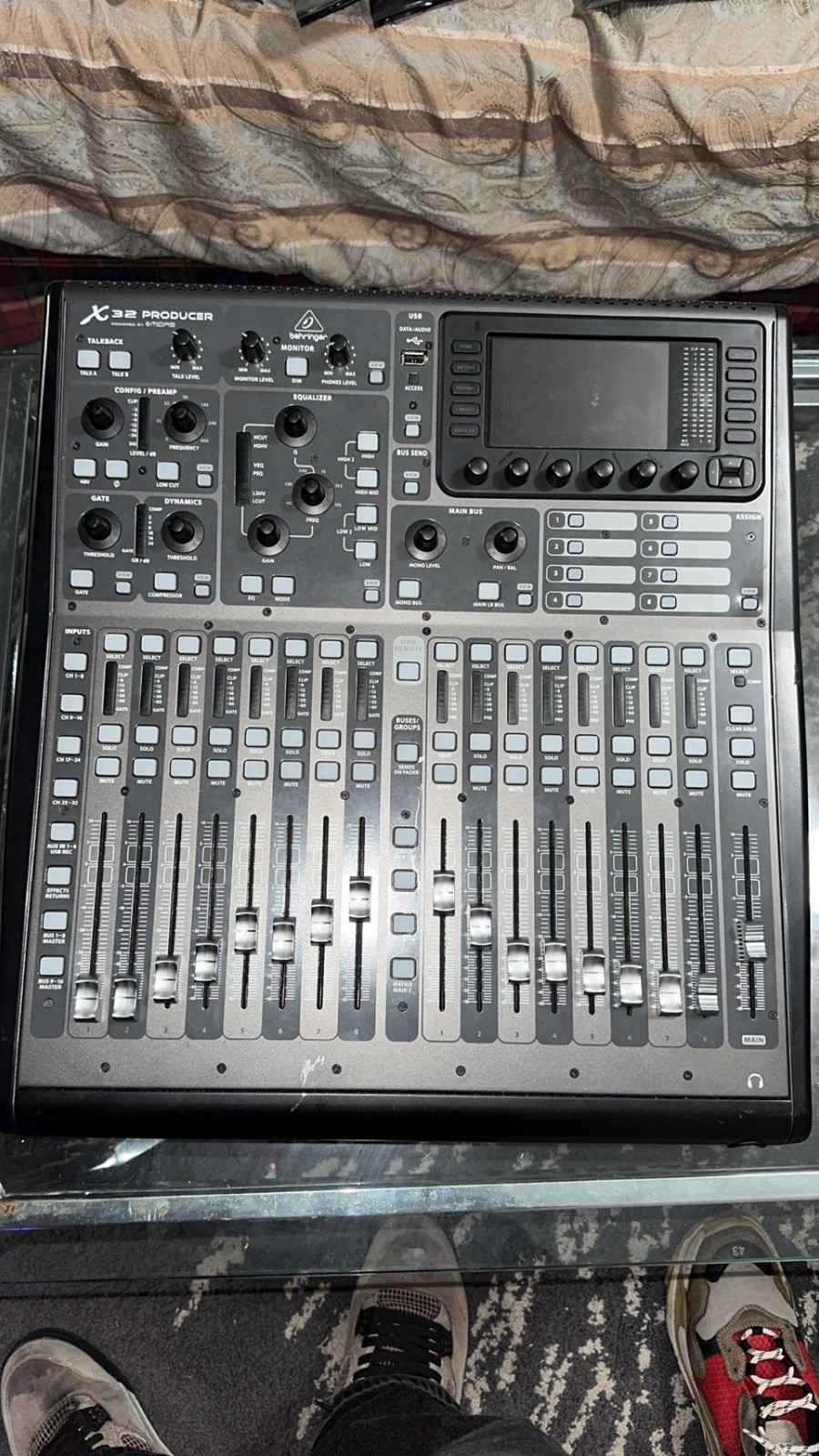 Behringer X32 Producer 32-Channel Digital Mixer Console, 16-Bus Live/Studio