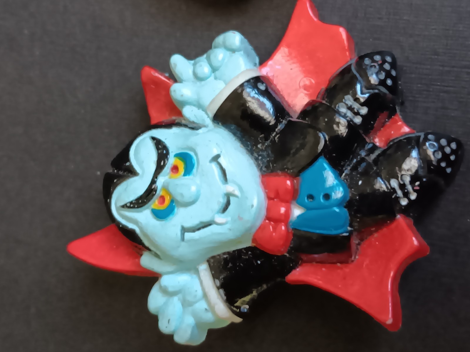 HALLMARK HALLOWEEN & EASTER PINS DRACULA PAINTER BUNNY