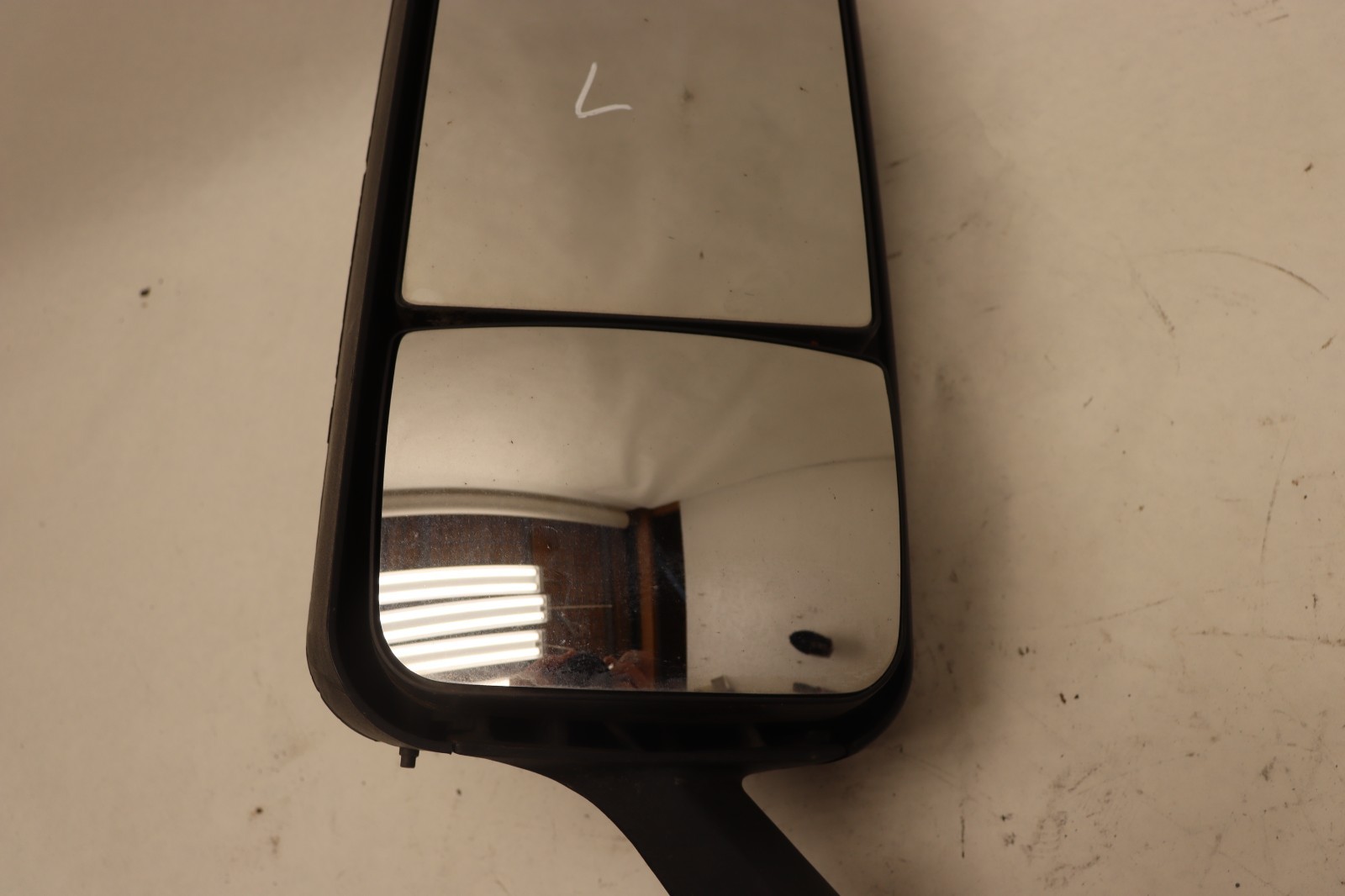 2008-2017 FREIGHTLINER CASCADIA 125 FRONT LEFT DRIVER SIDE DOOR MIRROR OEM