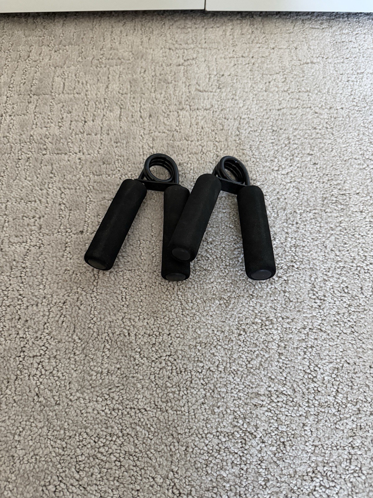 Black Non-Slip Foam Metal Hand Grippers Set of 2 for Gym & Training