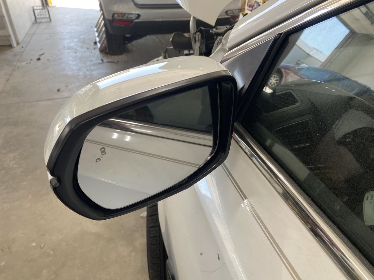 Air Shutter Lower Fits 20-22 CR-V 1020167