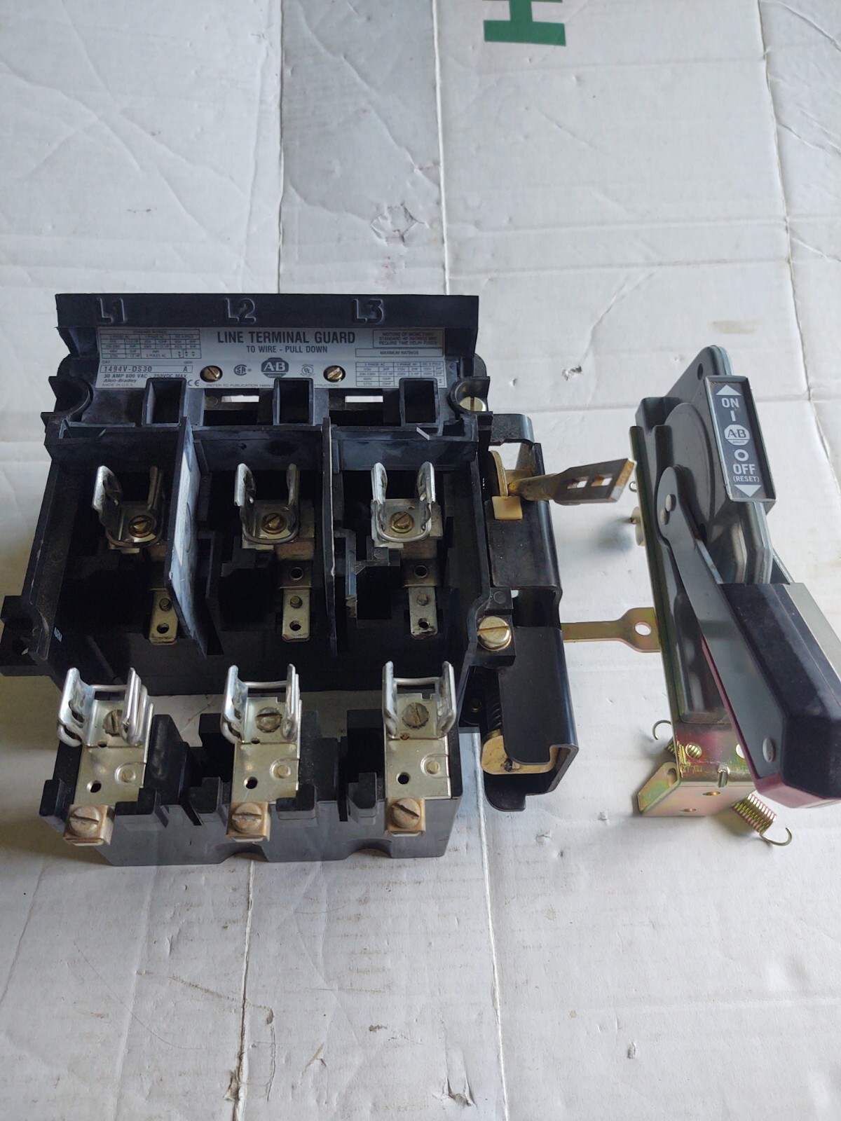 ALLEN- BRADLEY  FUSIBLE DISCONNECT # 1494V-DS30 / 1494V-FS63. SERIES: A