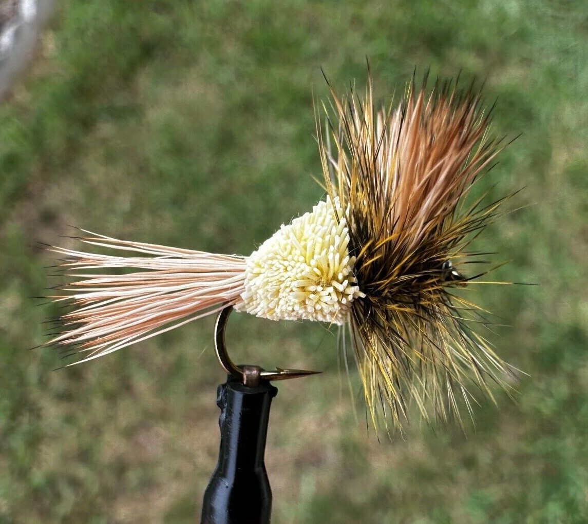 Irresistible Dry Fly -- Hairwing Version --BLOND -- Mustad Hooks -- 2 Flies