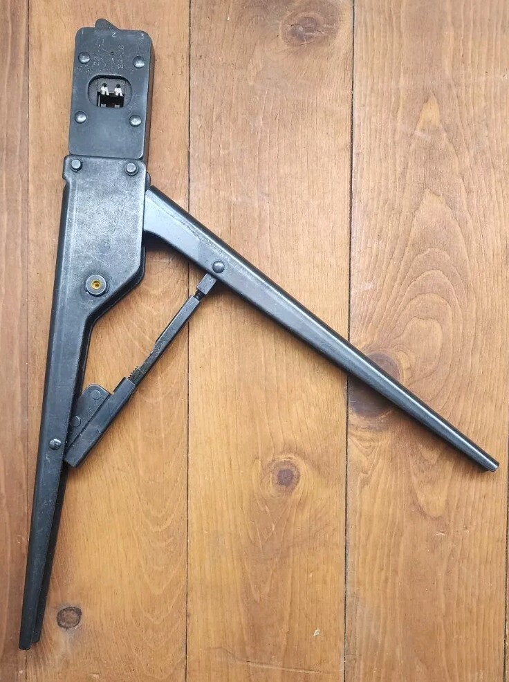 AMP 90328-1 HAND CRIMPING TOOL 22, 24-26
