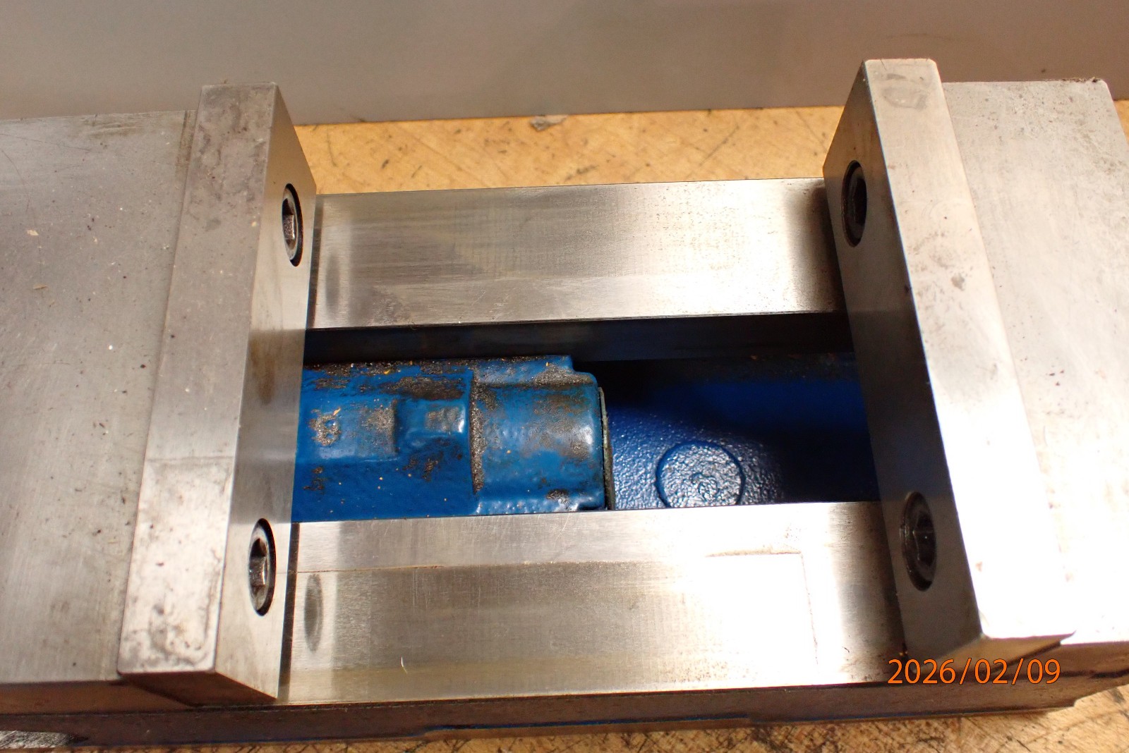 LOT M9: KURT D40 MILLING MILL MACHINE VISE