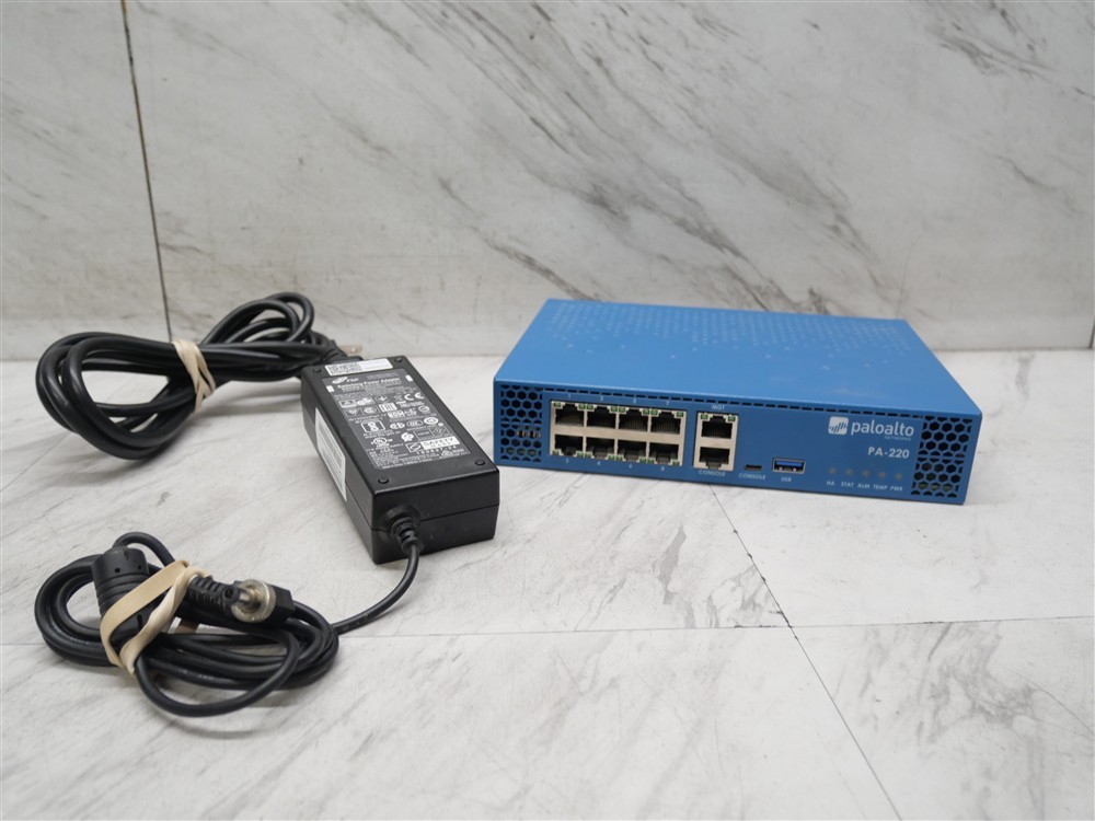 Palo Alto PA-220 Next-Gen Firewall 520-000309-00J w/ Power adapter!