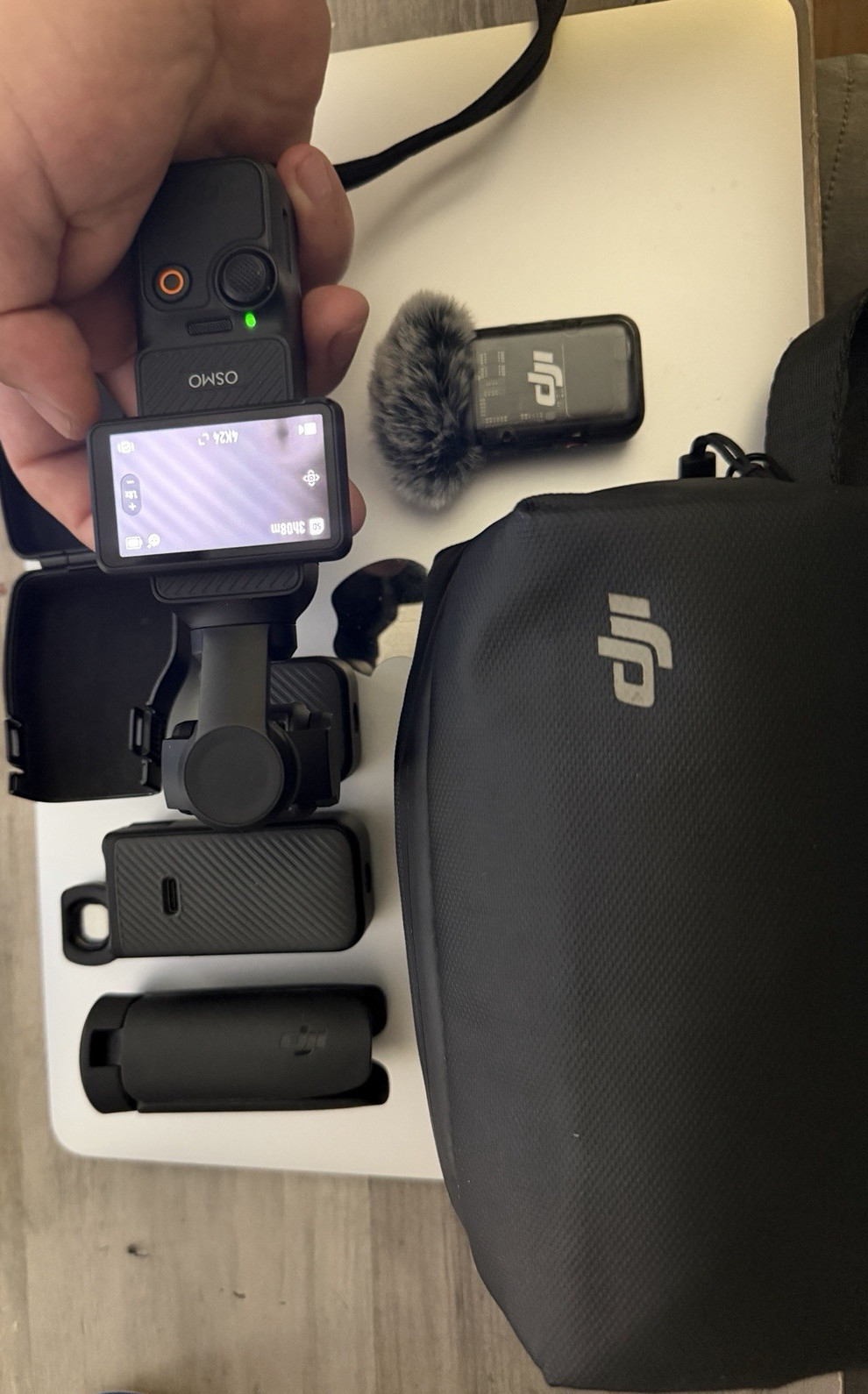 DJI Osmo Pocket 3 creator combo Motorized Gimbal Stabilizer Camera w/ Case