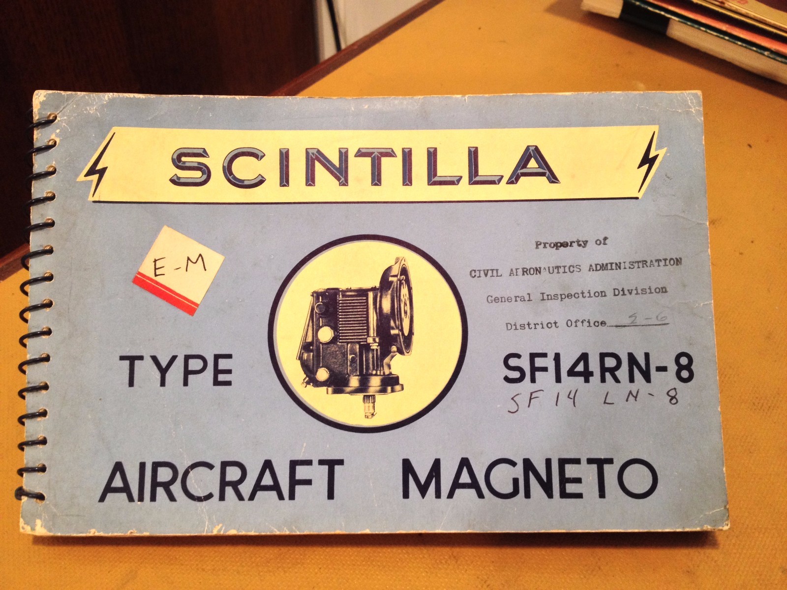 Scintilla SF14RN-8 and SF14LN-8 Magneto Service Training Manual