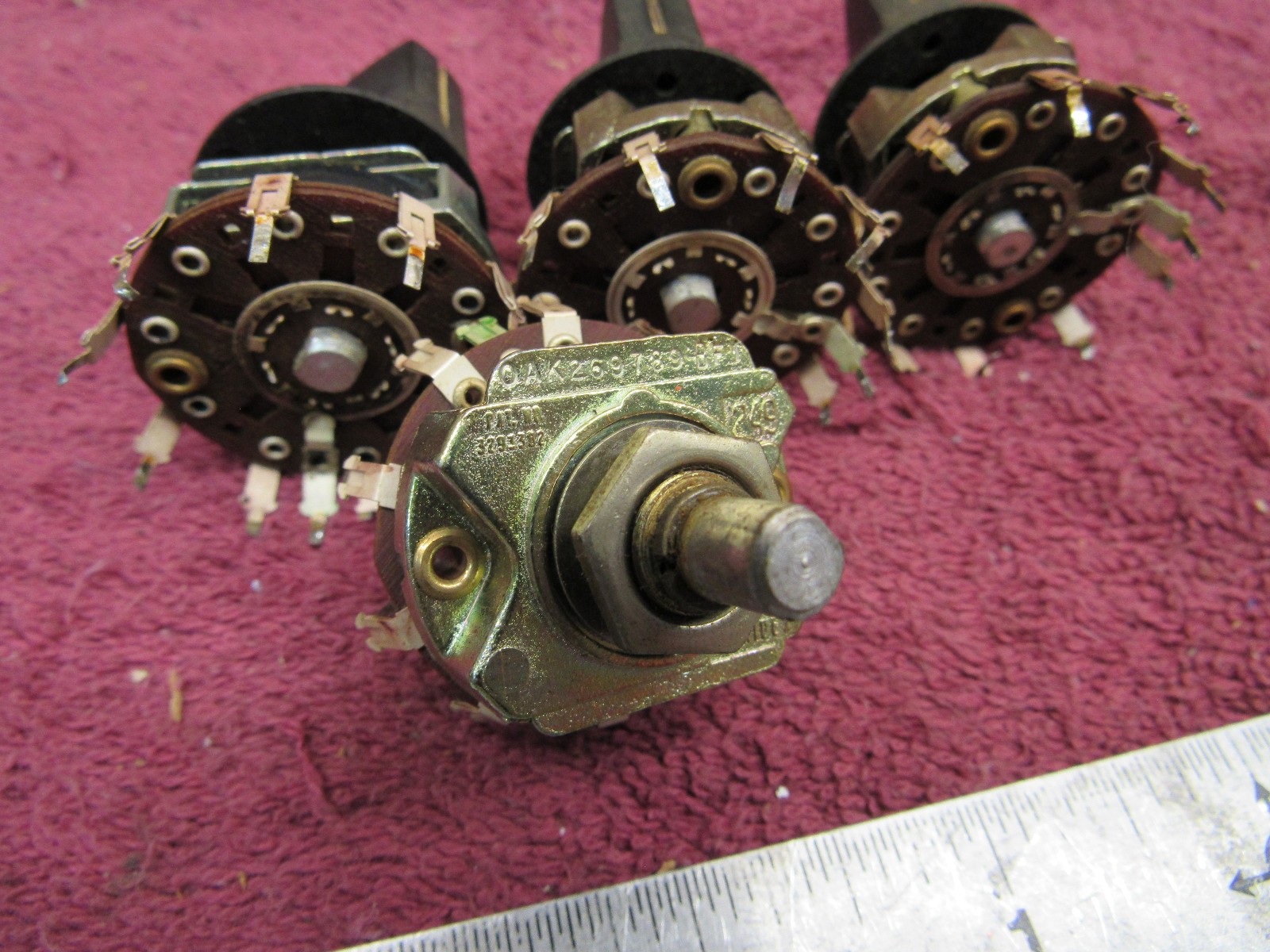 (4) OAK INDUSTRIES - 269789-BF1 Wafer Rotary Switch 1 Pole 10 Position + Knobs