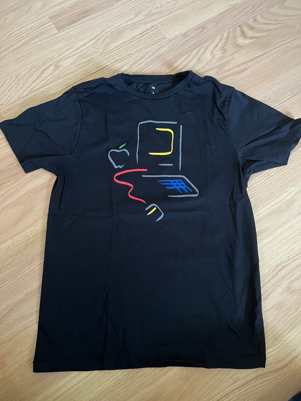 Apple Park Visitor Center - Macintosh Picasso T-Shirt - Small
