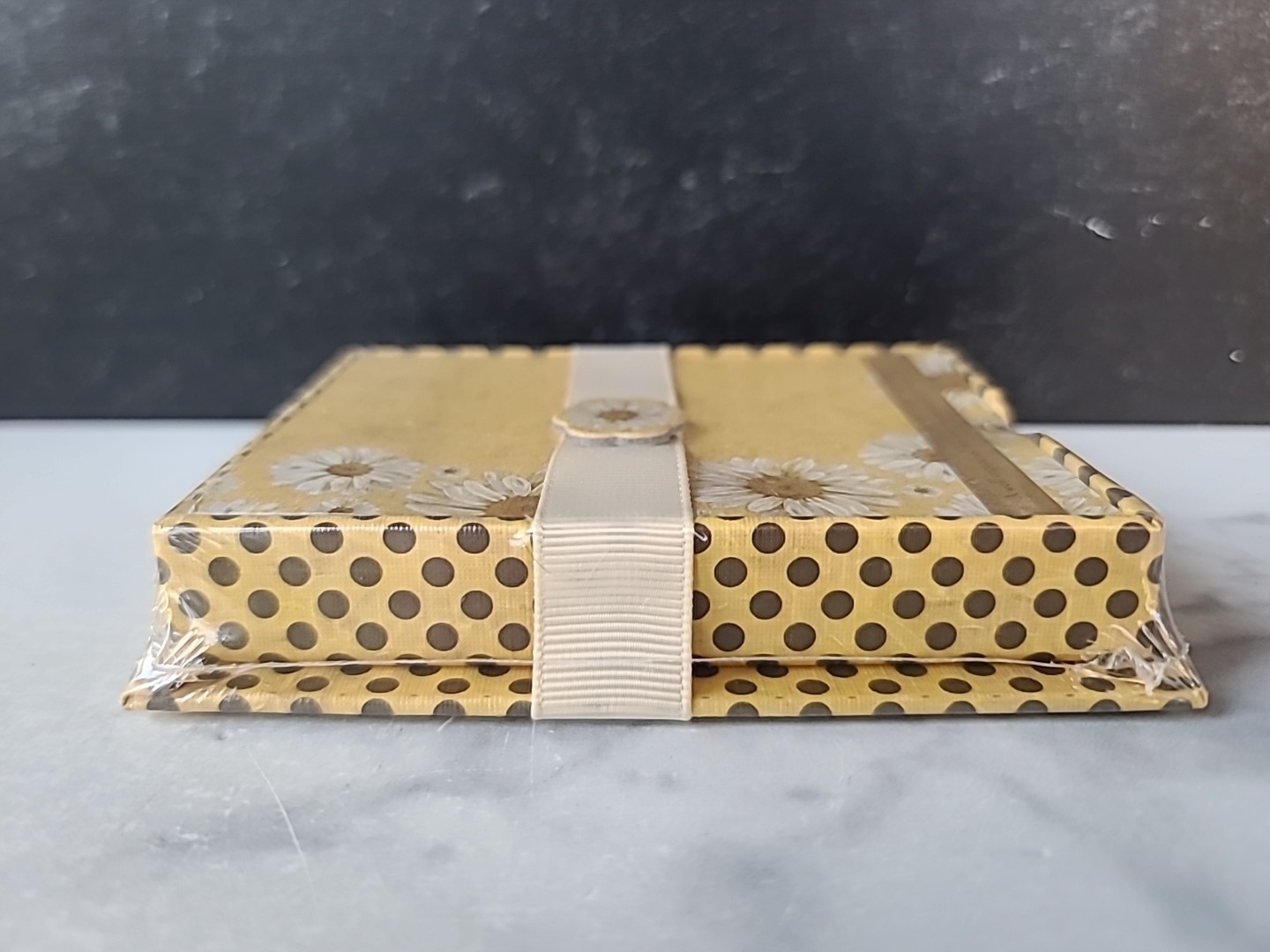Lang Press Daisy Note Pad With Tray 50 Sheets 2007