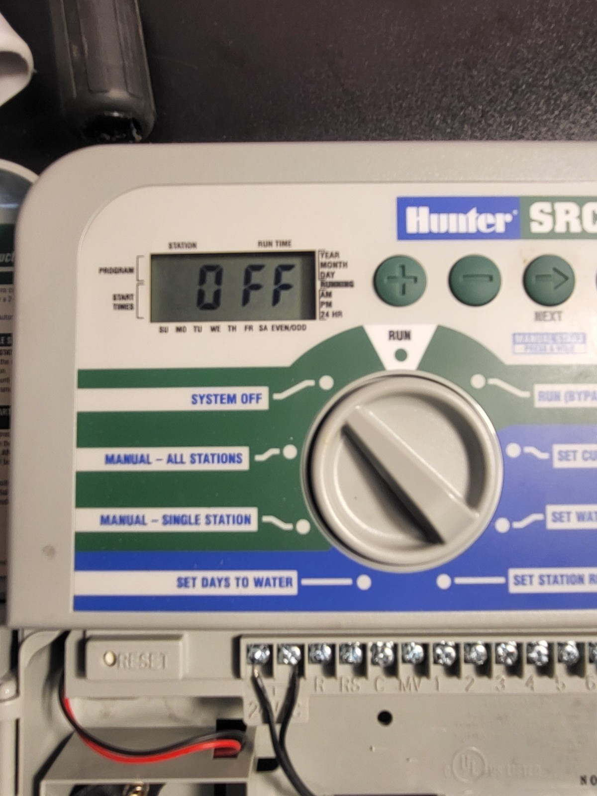 Hunter SRC Plus 9-Station Irrigation Controller & Mini-Clik Rain Sensor Kit
