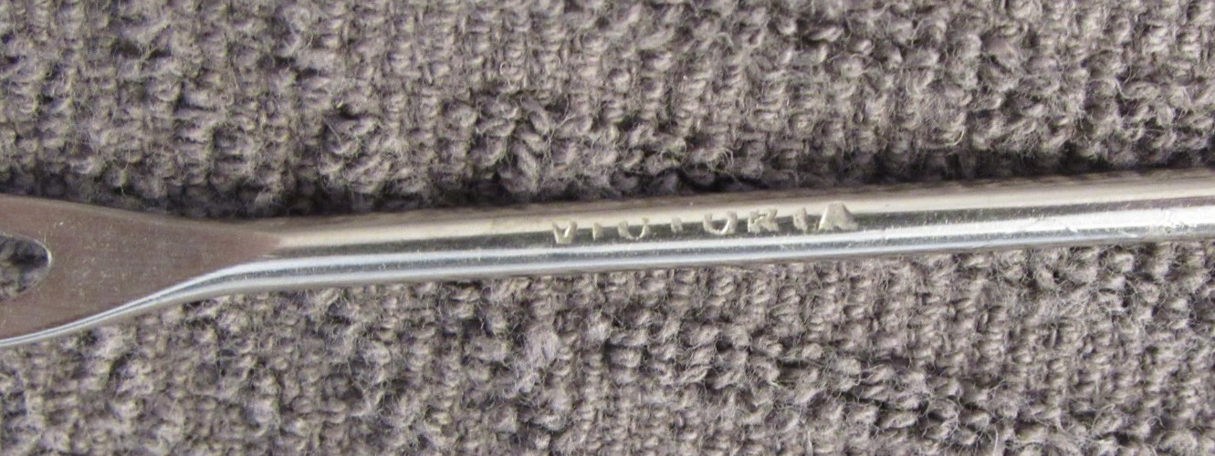 Vintage Victoria Crochet Hook