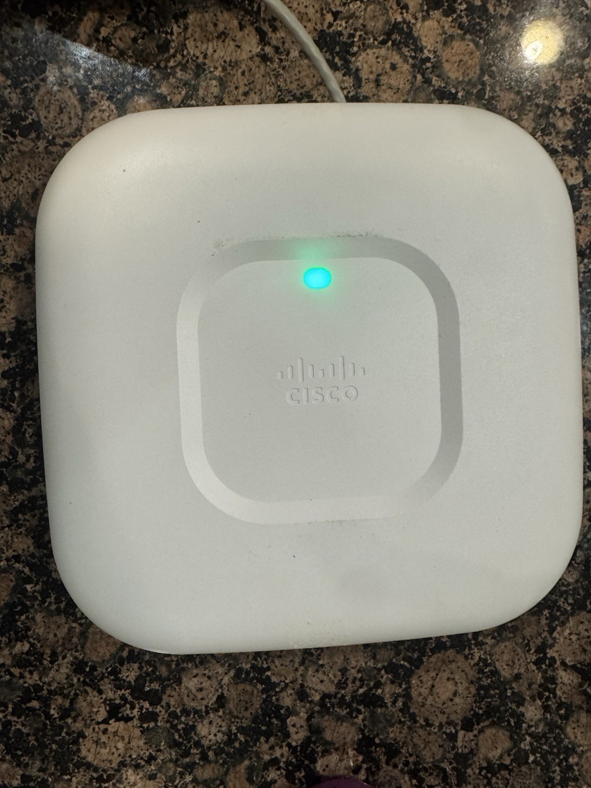 Cisco AIR-CAP2702I-B-K9 Wireless Access Point gigabit With AIR-AP-BRACKET-1