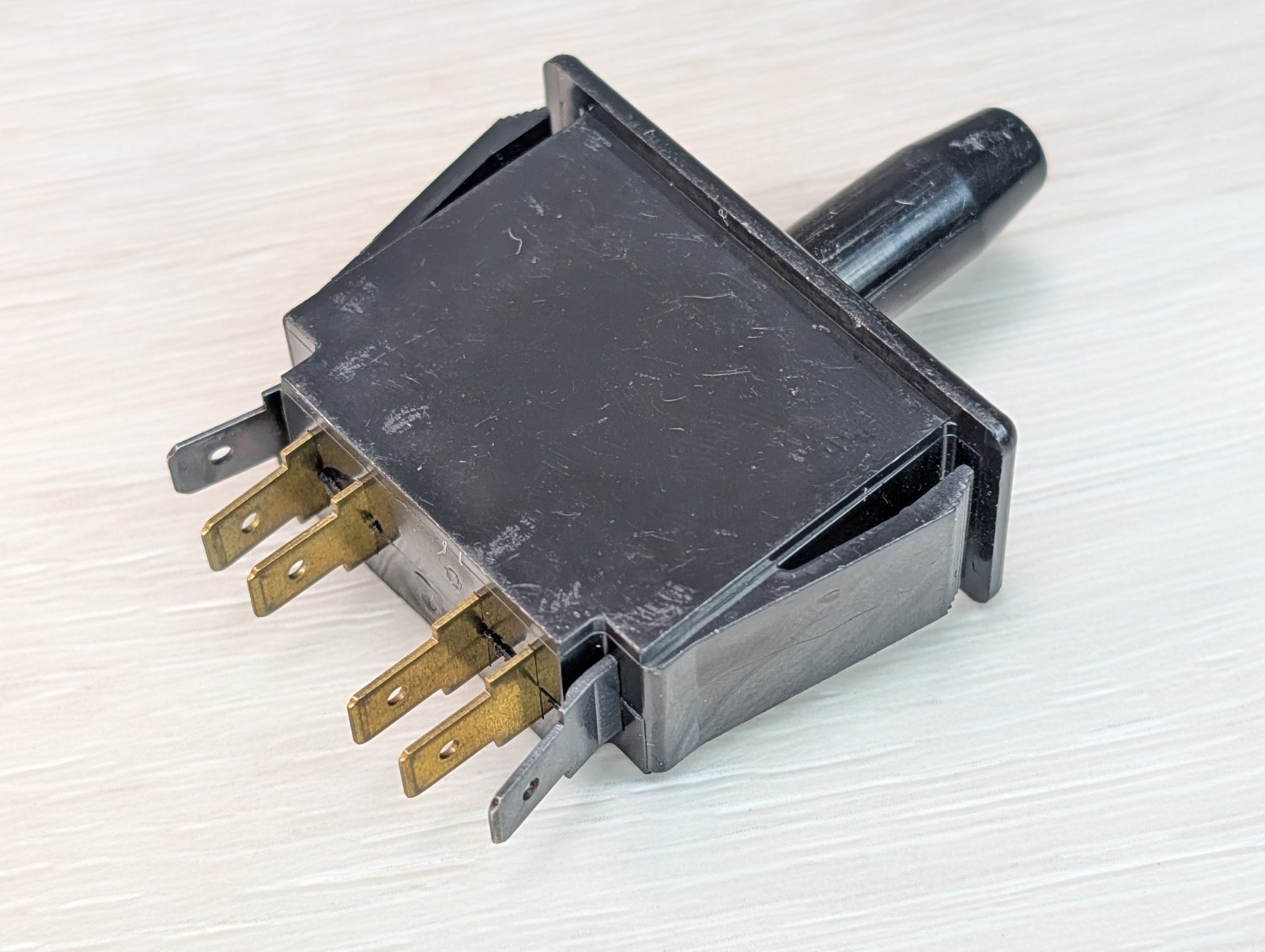 NEW Honeywell MicroSwitch 2DM4 Push / Pull Switch Plunger Actuator 10A 250VAC