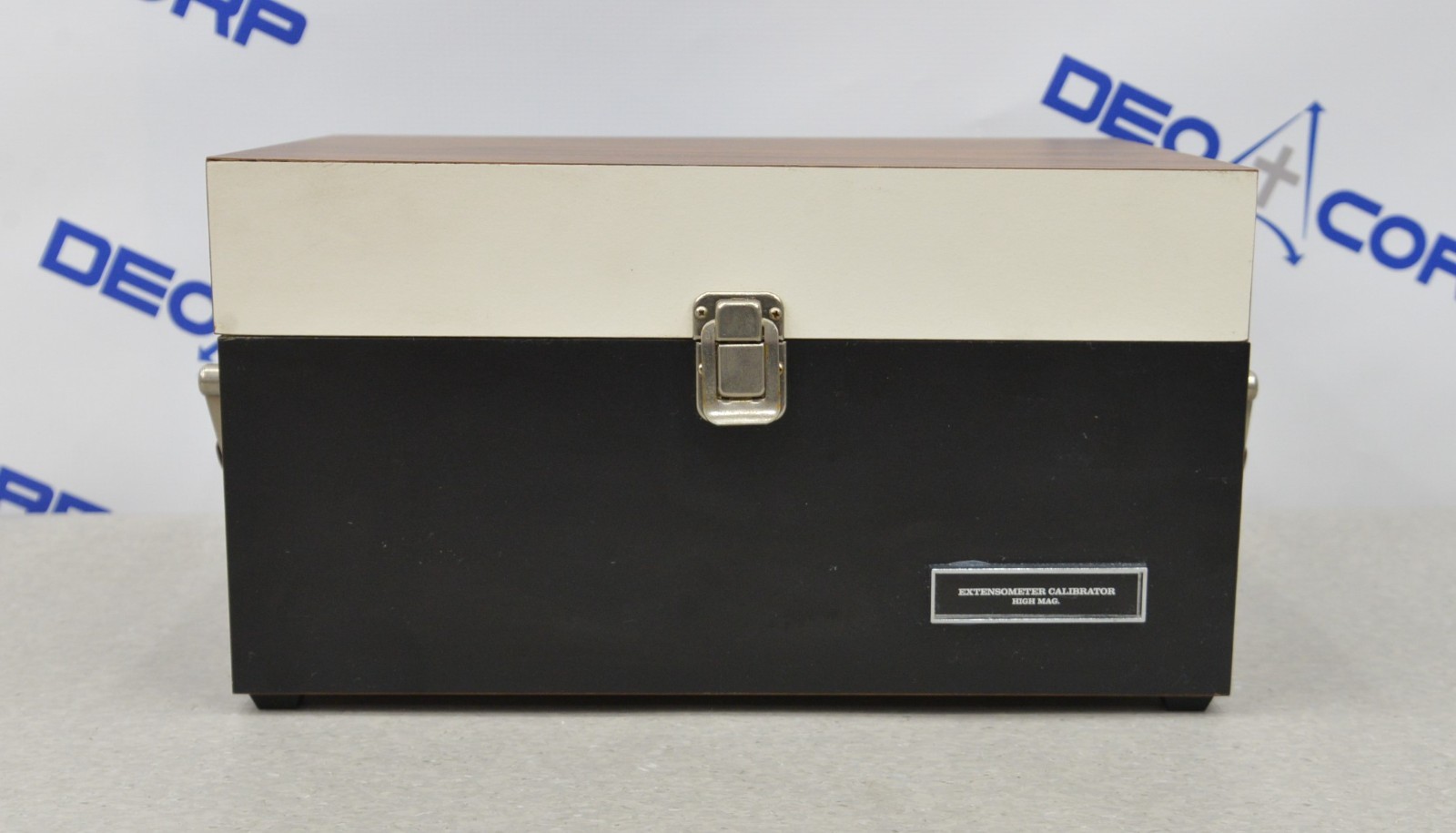 Russell Gauges High Magnification Extensometer Calibrator