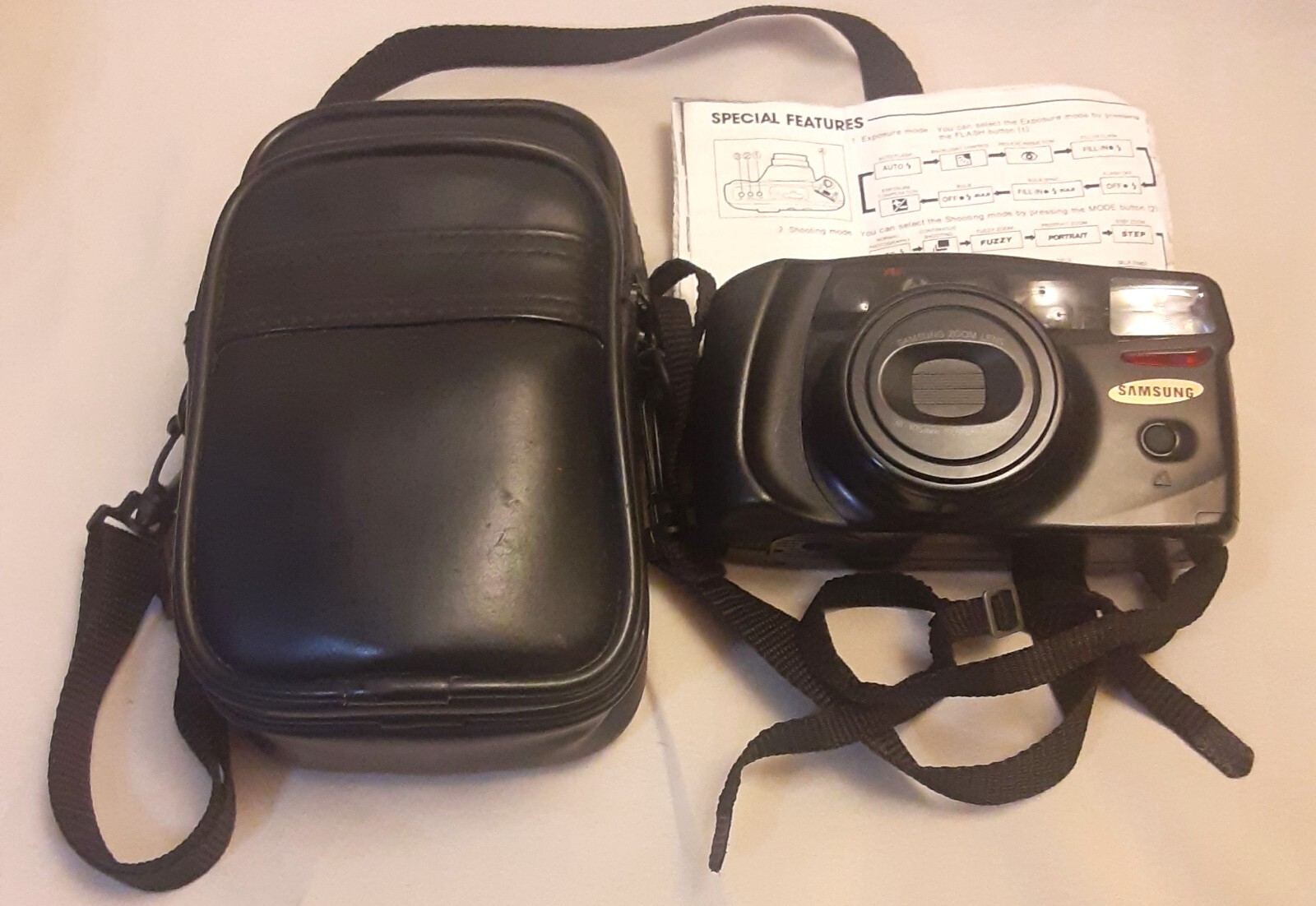Samsung Maxima Zoom 105 35mm Point & Shoot Film Camera with Case UNTESTED AS IS