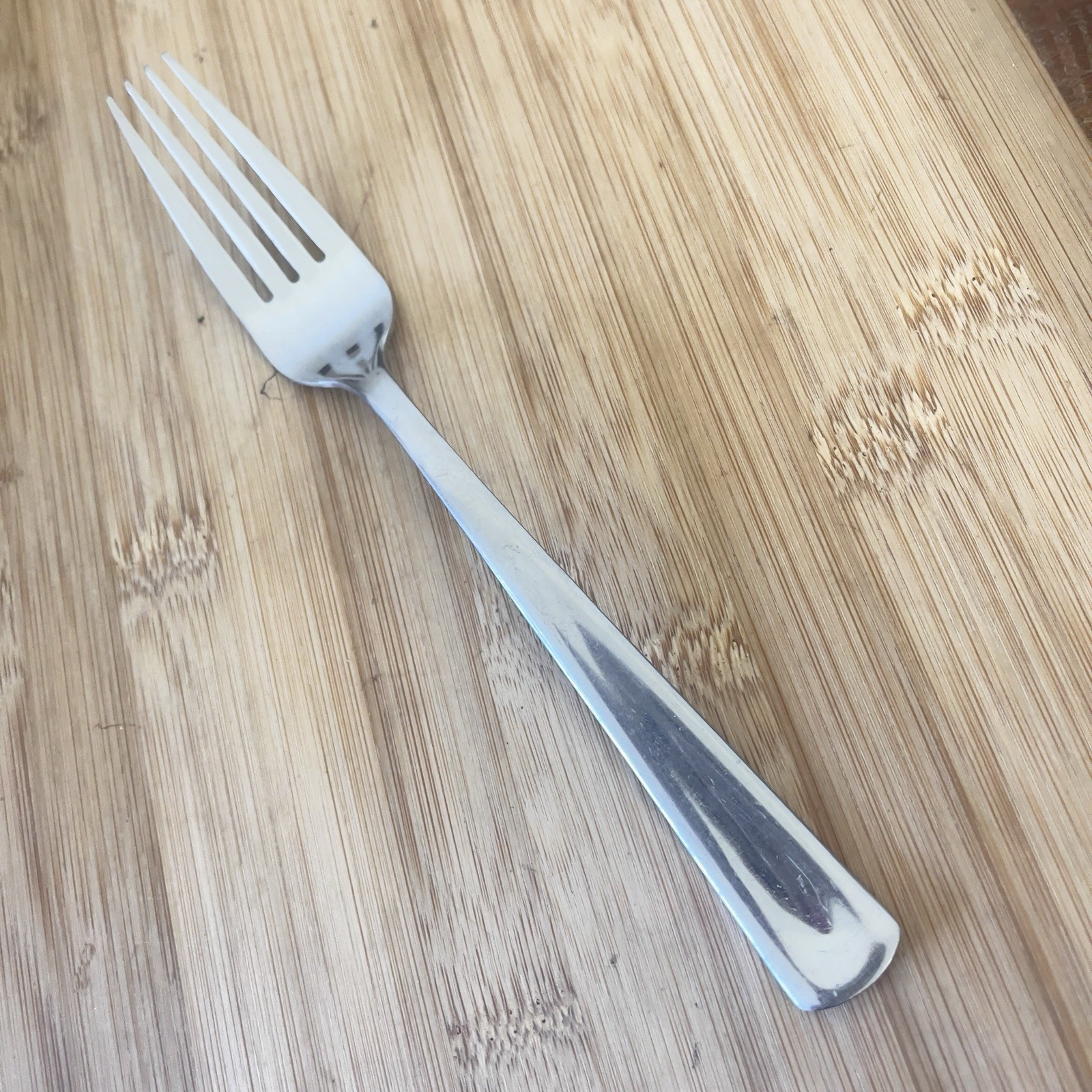 Hampton HSV201 Stainless Glossy Beveled Outline Indent DINNER FORK 7 7/8"
