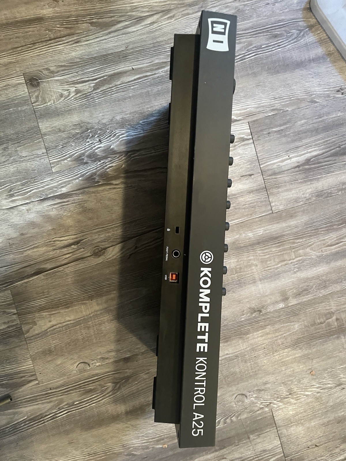 Native Instruments Komplete Kontrol A25 25-Key MIDI Keyboard Controller USB