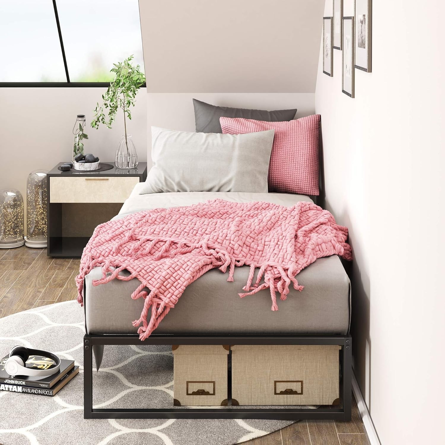 Lorelei Platform Bed, Twin, Black