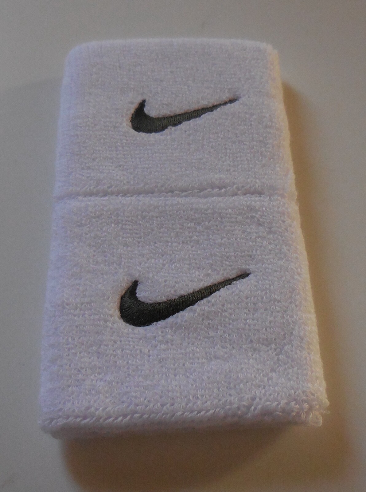Nike Swoosh Tennis Wristbands White/Sequoia 1 Pair