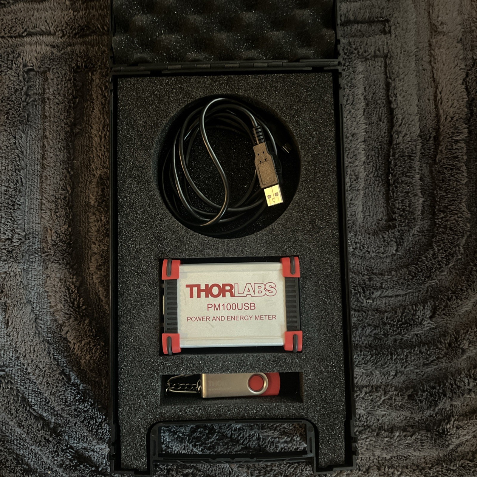 THORLABS PM100USB POWER AND ENERGY METER