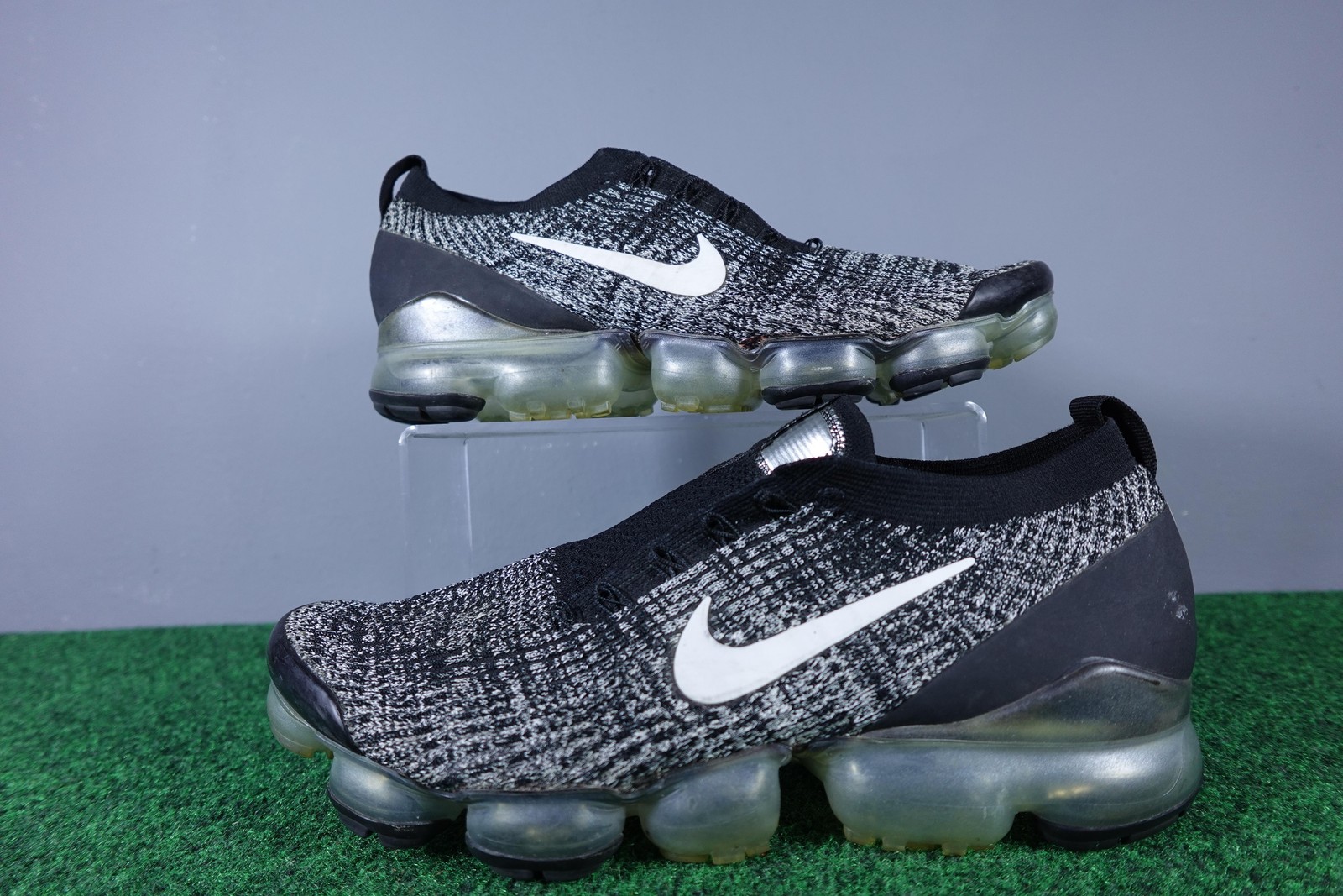 Nike Air Vapormax Flyknit Shoes Mens Size 11 Black White Running AJ6900-002