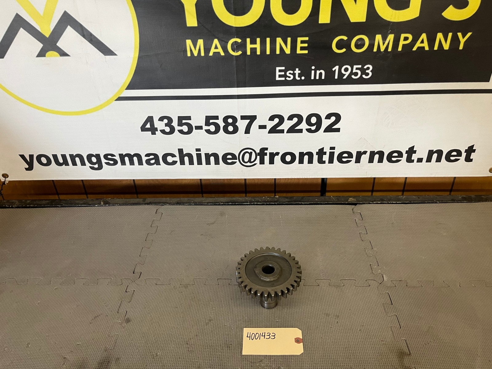 4001433 John Deere Auxiliary Pump Gear (OEM parts)