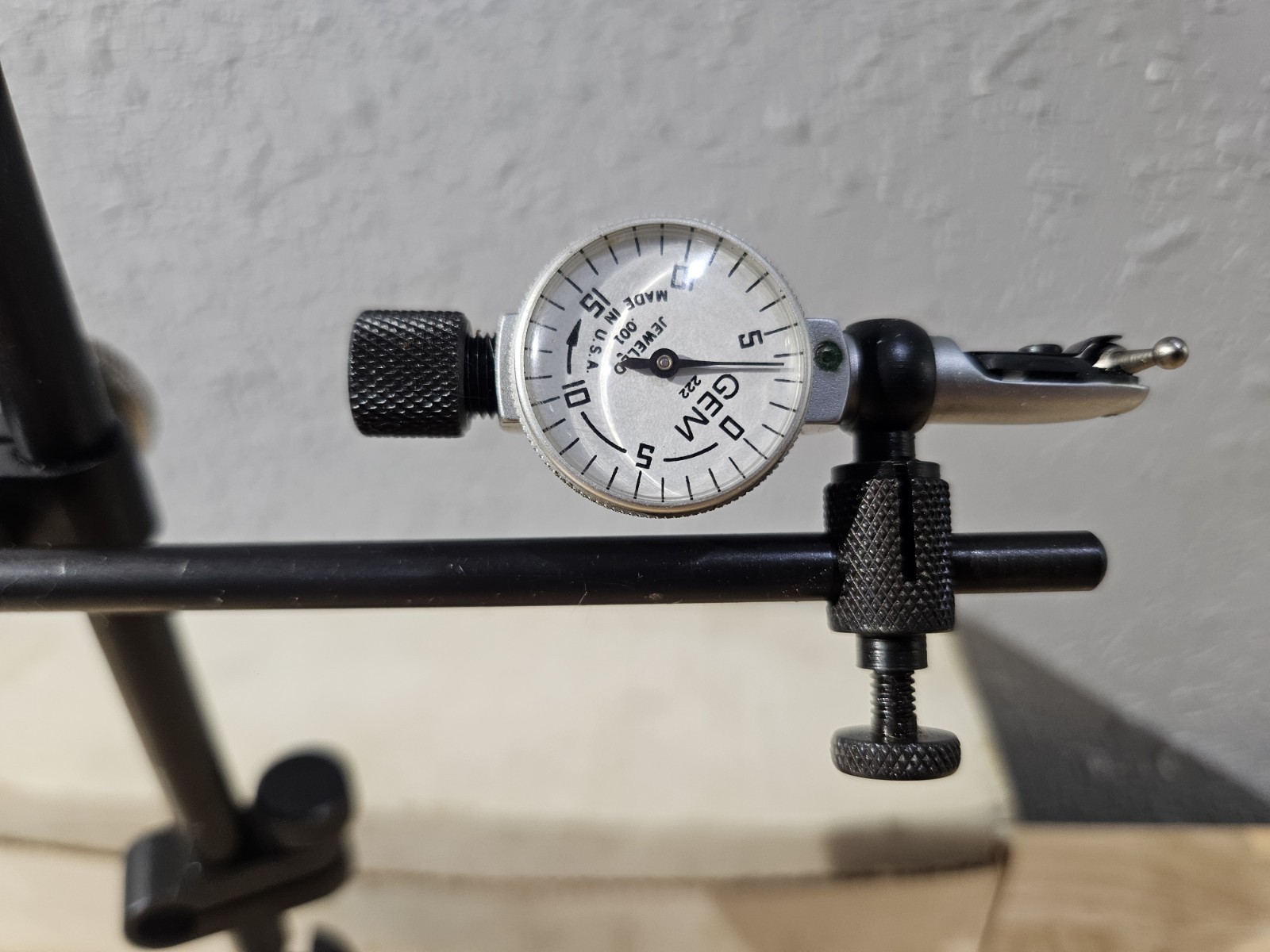 Gem Instrument Co. 500FA-22 Magnetic Base Holder And Pivot Idicator