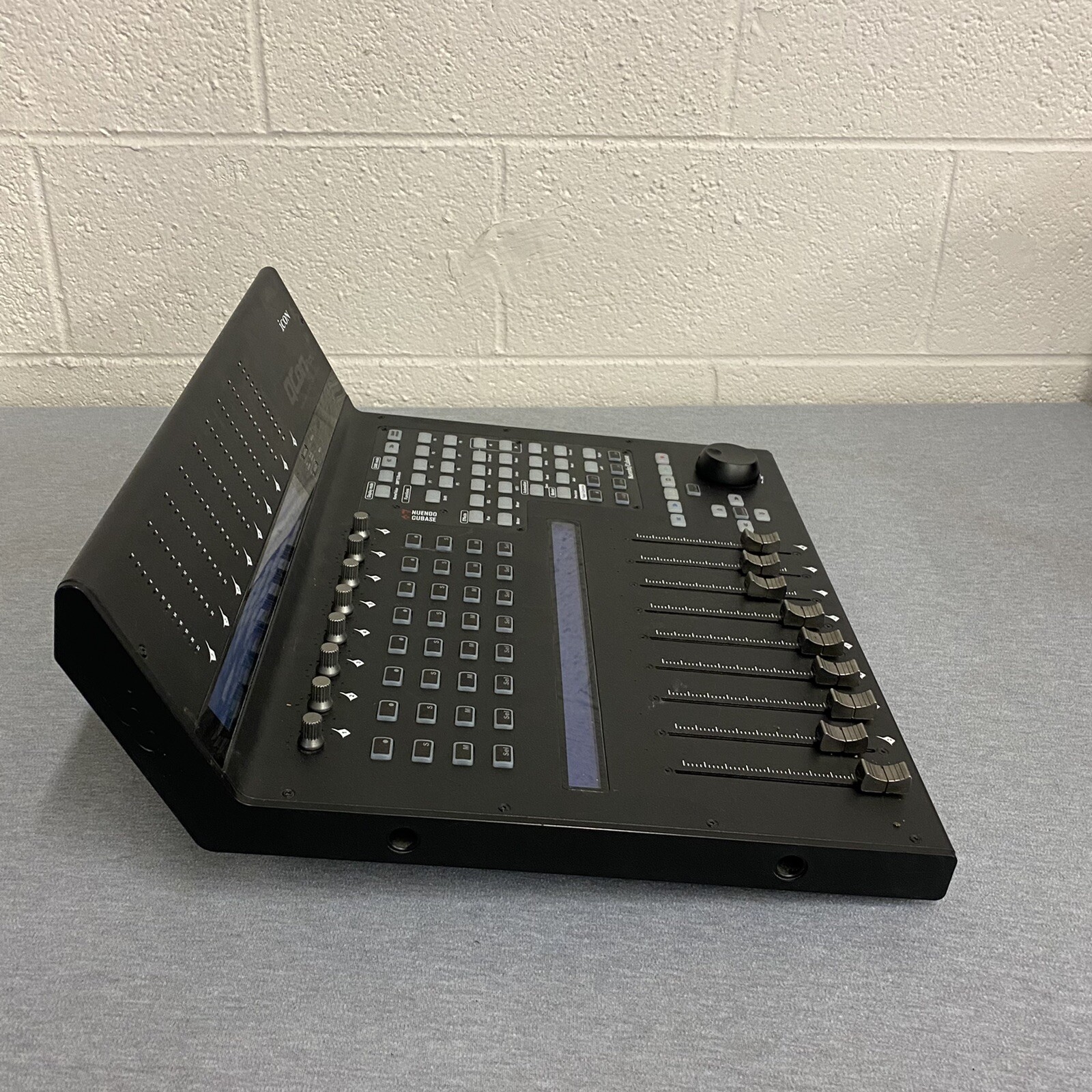 Icon QCon Pro X USB MIDI Control Surface DAW Controller w/ Motorized Faders