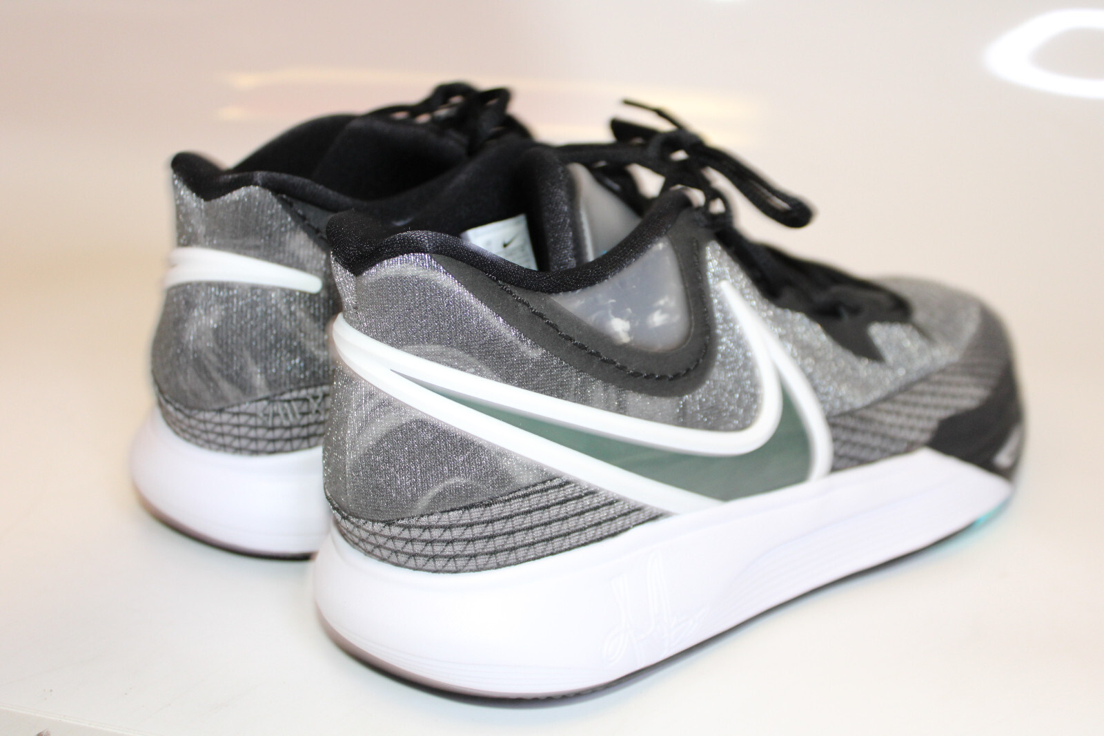 Nike Kyrie 8 Orca DJ6017-001 New Mens Basketball Sneakers
