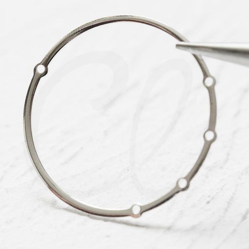 One Piece Silver Plated Brass Base Ring With 5 Holes - 33x32mm (CW-4240C)