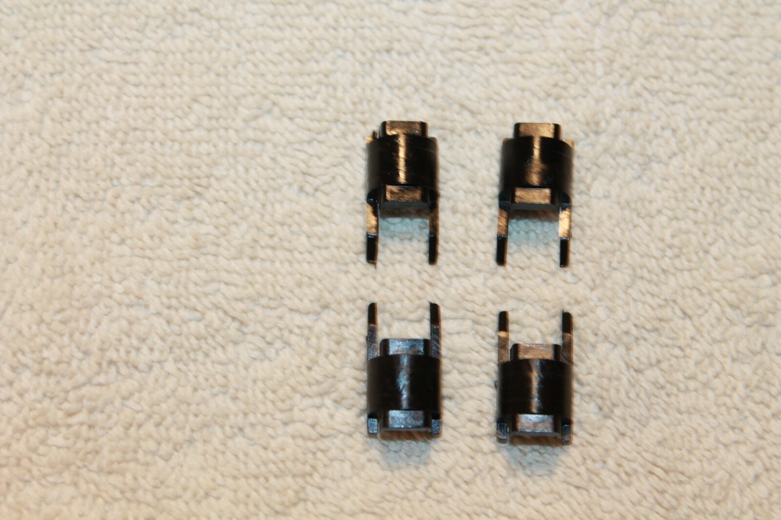 ** Athearn Blue Box Loco Parts ** 2-Pair Locomotive Wormgear Housings MPN 40053