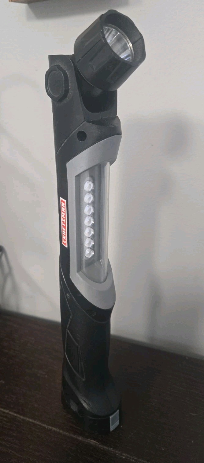 Craftsman Lumen LED Worklight with Rotating Head Rechargeable Works Great