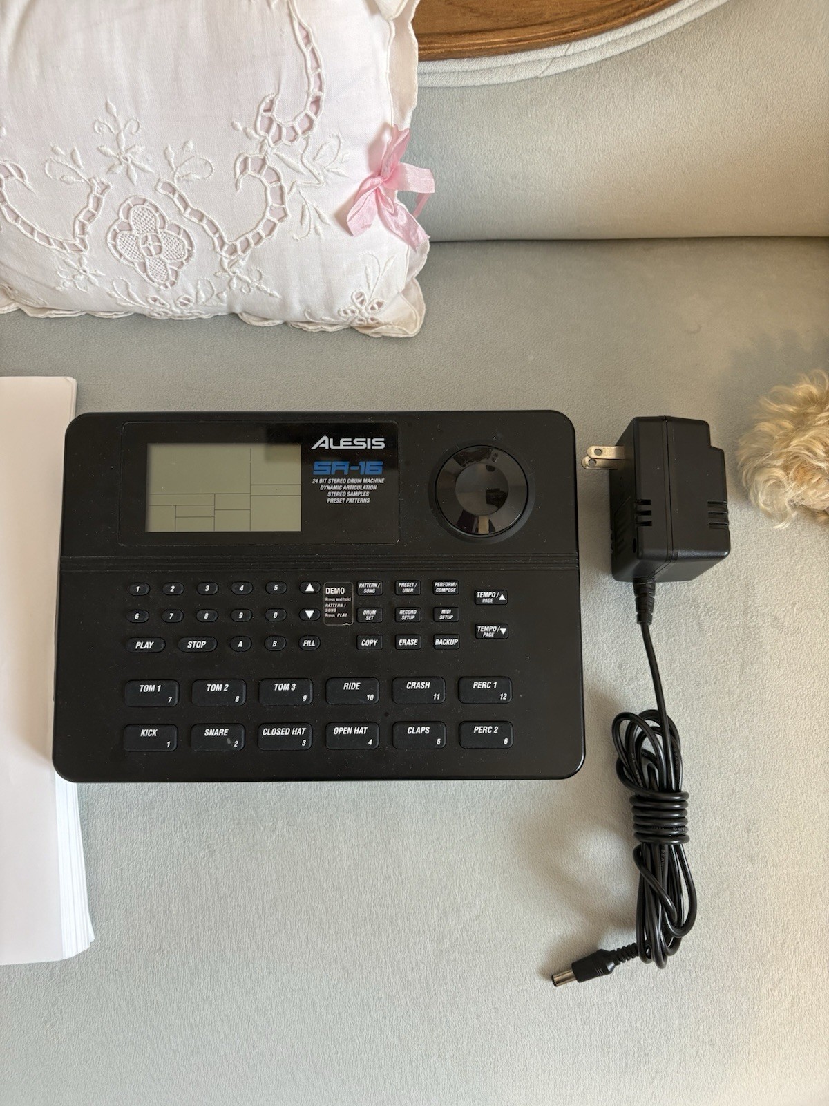 ALESIS SR-16 drum machine