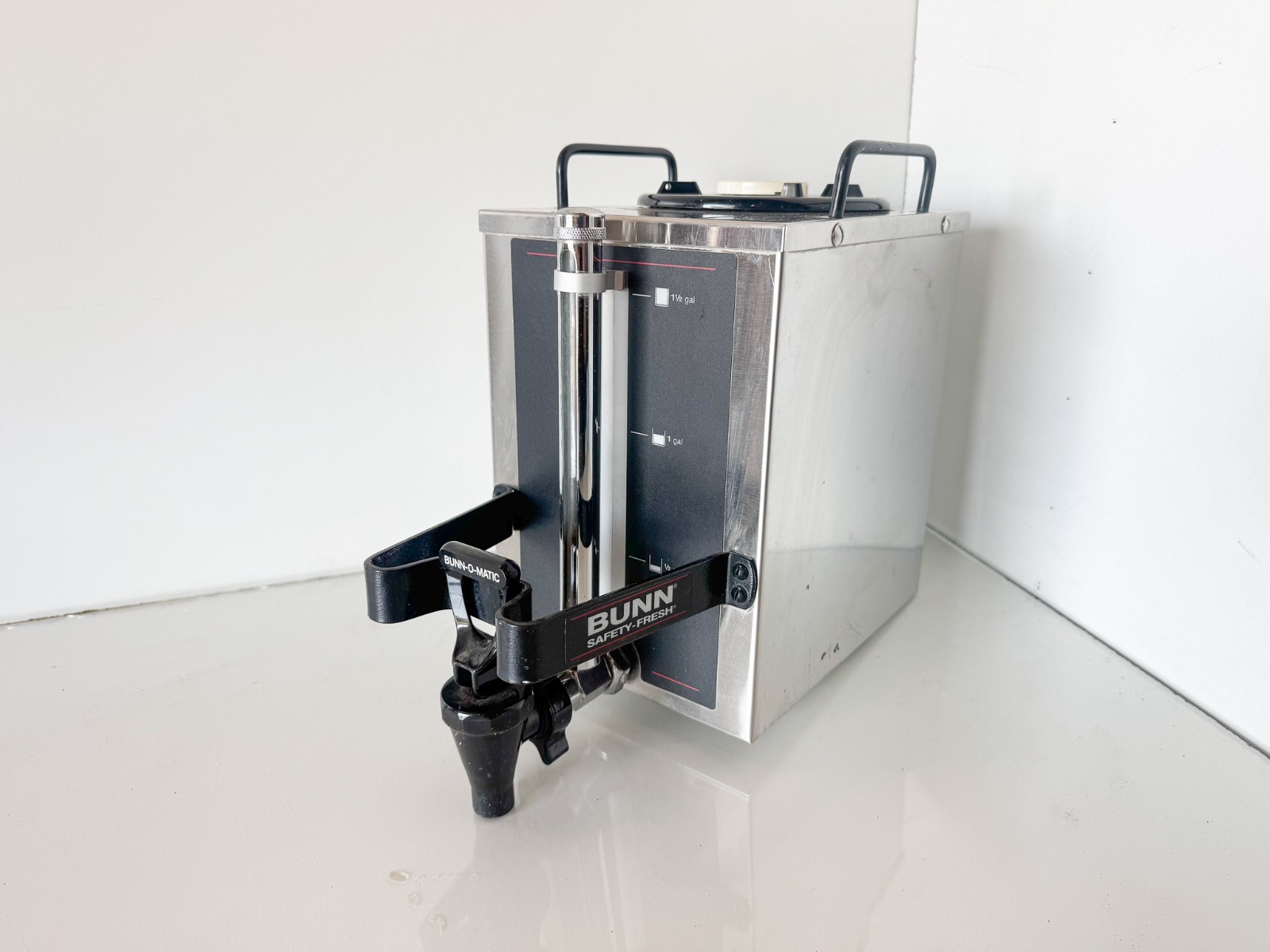 BUNN 20950.0004 Bunn 1.5 Gallon, Top Handle, Fast Flow 1.5GPR FF (EL19)