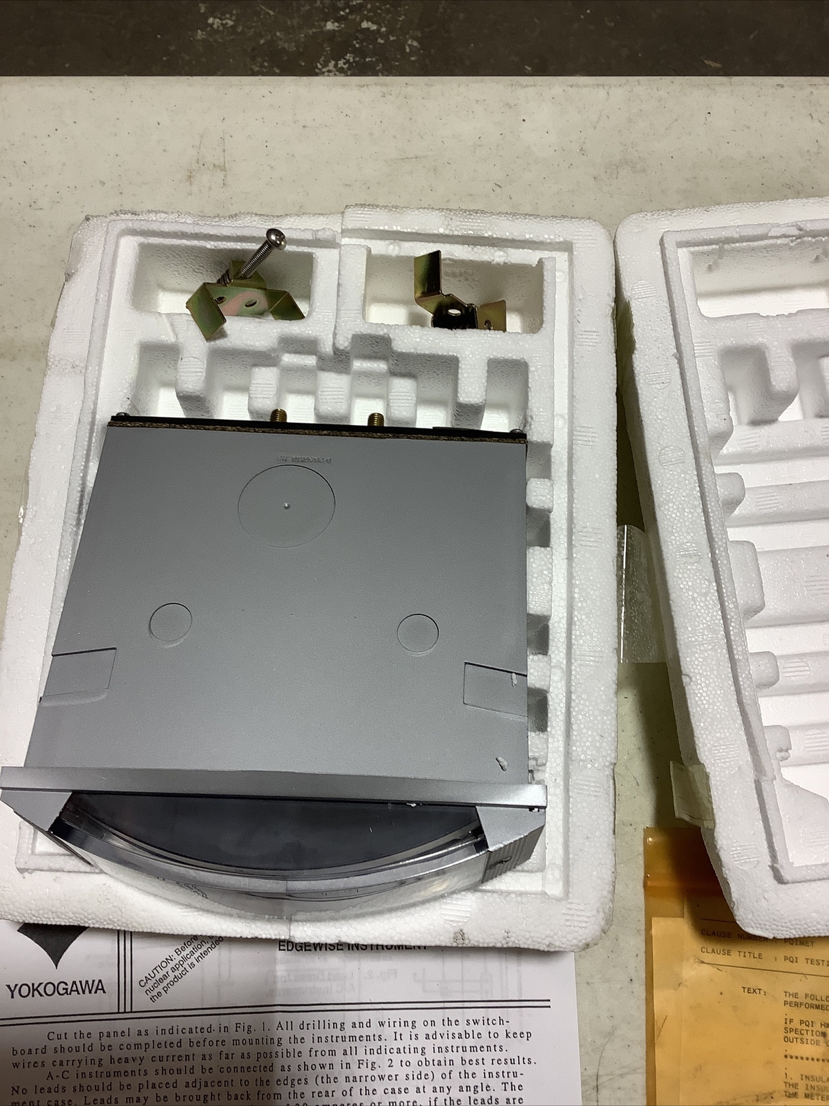 Yokogawa Vertical Meter Type 180 Edgewise Instrument