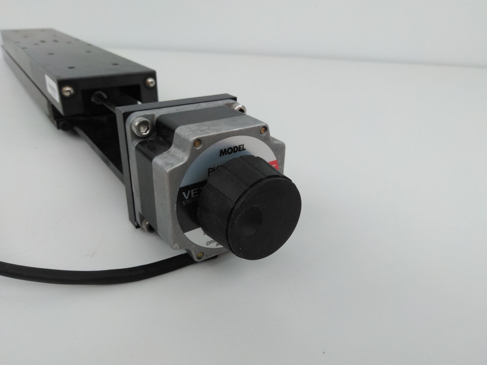 Del-tron LS3-12, PK264-01B Motorized Linear Stage