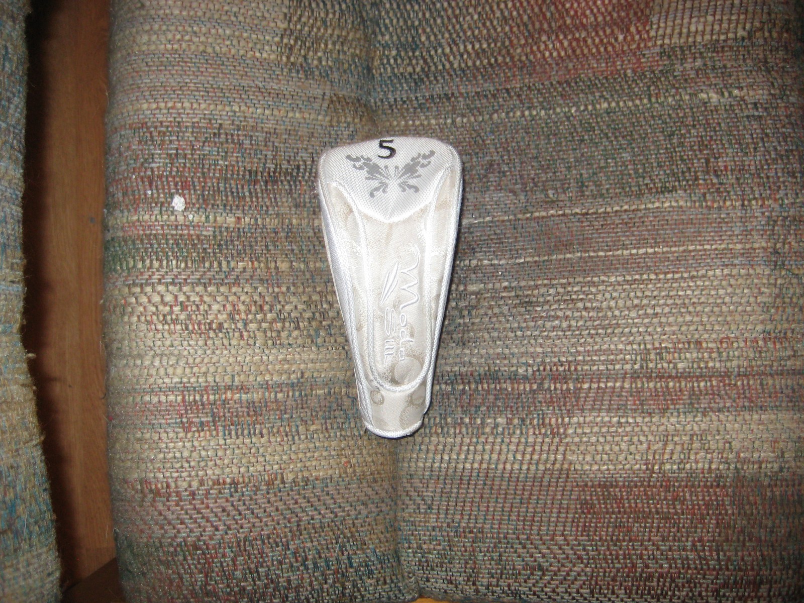 slightly used Tour Edge Moda Silk   5 hybrid headcover