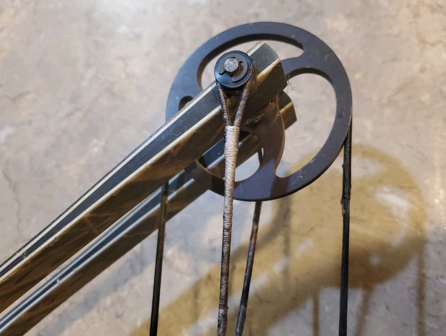 Hoyt XT2000 Defiance Compound Bow Camo Brown 60-70