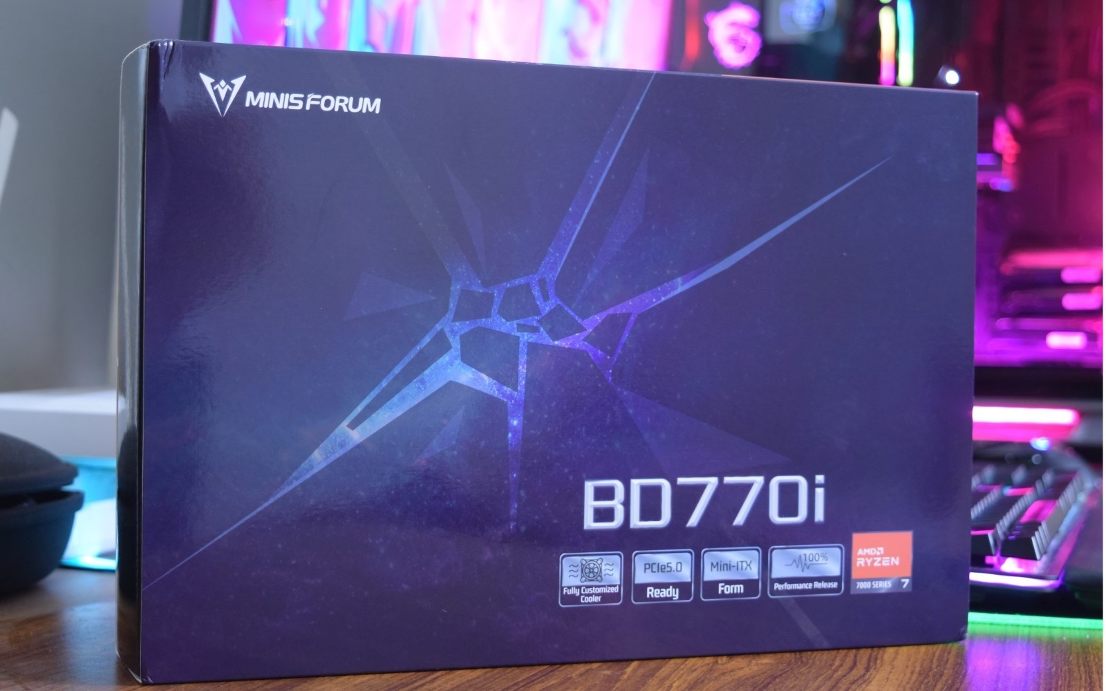 MINISFORUM BD770i Mini ITX Gaming Motherboard AMD Ryzen 7-7745HX Radeon610M DDR5